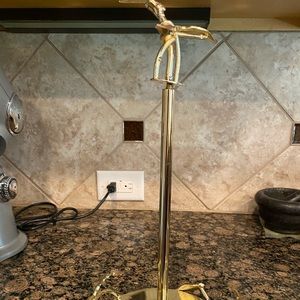 beautiful gold paper towel holder with leaf design